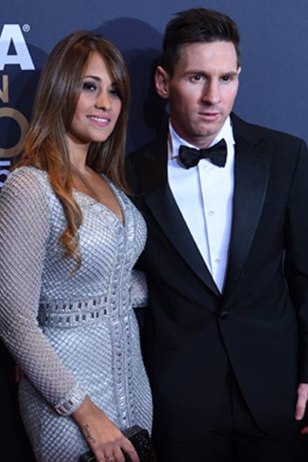 Leo Messi posa con Antonella
