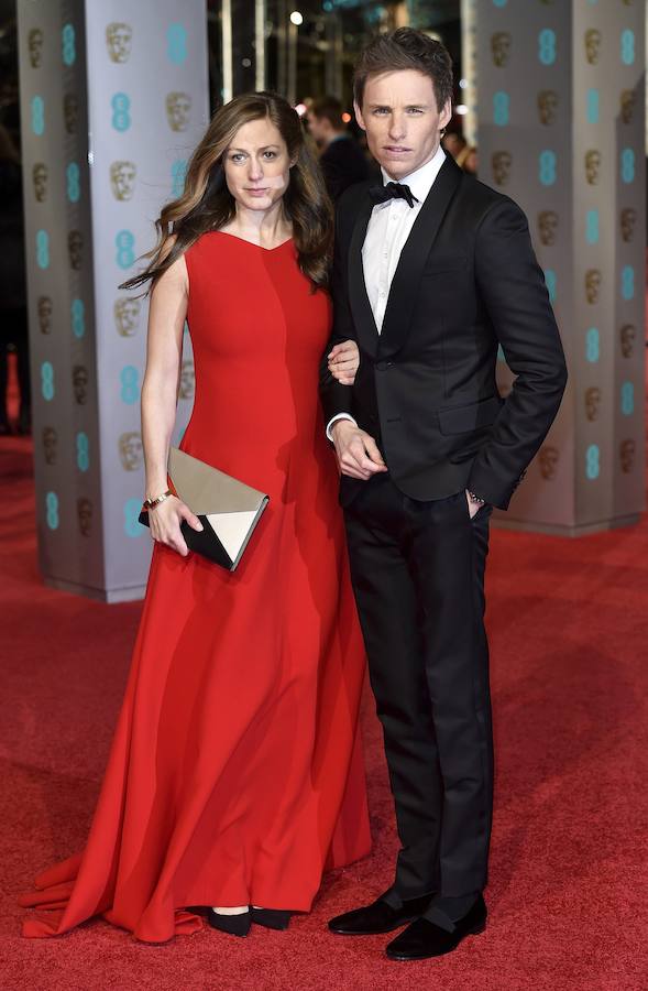 Eddie Redmayne y Hannah Bagshawe en los BAFTA 2016