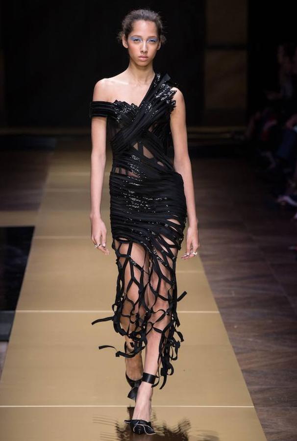 Vestido negro de de Atelier Versace