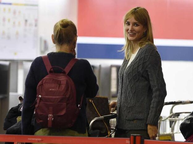 Alba Carrillo en una imagen reciente en el aeropuerto de Madrid./gtres.