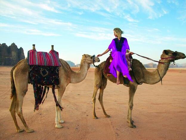 Paseo en camello por el desierto de Wadi Rum/mercedes aguilar