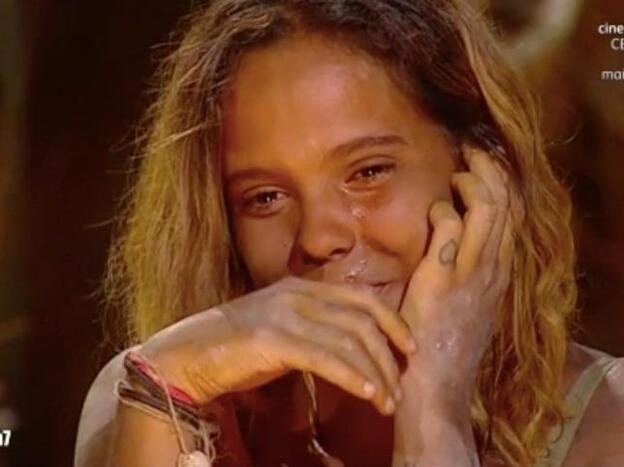Gloria Camila no pudo contener las lágrimas al ver un vídeo de su madre./MEDIASET