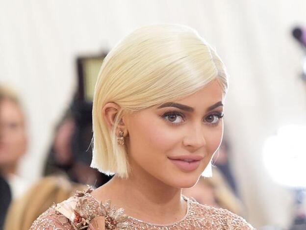 Kylie Jenner bien podría utilizar un estampador de cejas./Getty Images