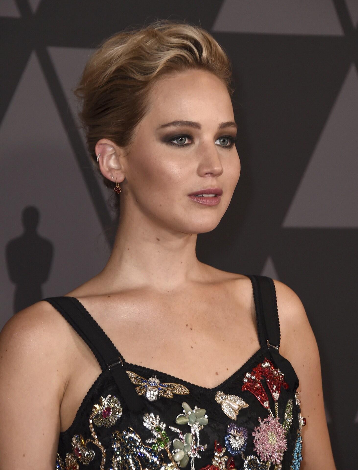 Famosas con las mejores cejas: Jennifer Lawrence