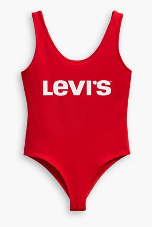 Body de Levi's en color rojo y con logo blanco, 29 euros.