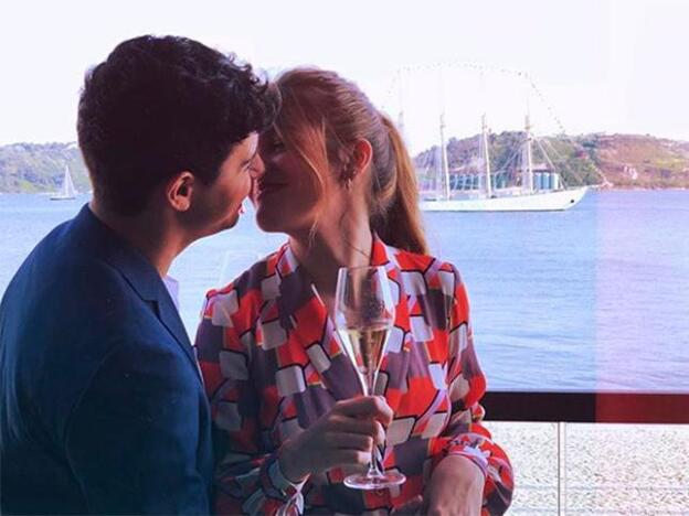 Alfred y Amaia a punto de darse un beso en Lisboa./instagram.