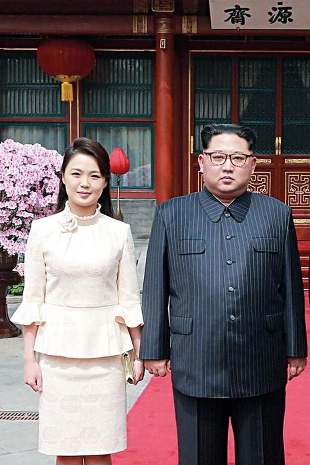 Kim Jong-Un junto a su esposa, Ri Sol-Ju./agencias.