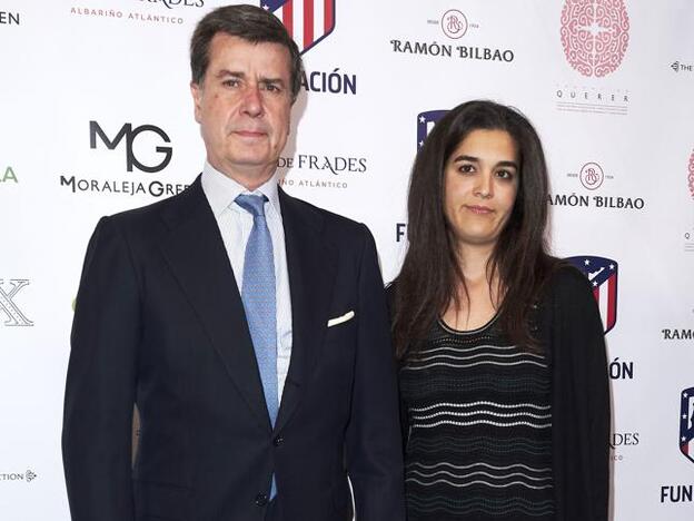 El conde de Salvatierra junto a su pareja, Bárbara Mirjan./Getty Images