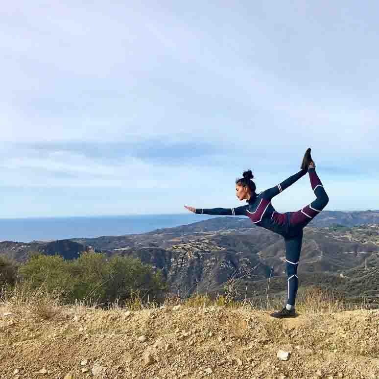 Las famosas y sus mejores posturas de yoga en Instagram: Nicole Scherzinger