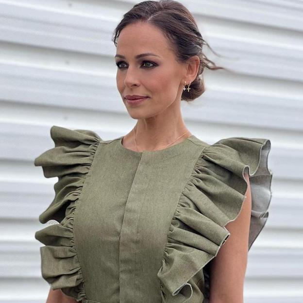 Eva González demuestra que este mono con volantes es el look made in Spain más cómodo, estilo y perfecto para presumir de tipazo 