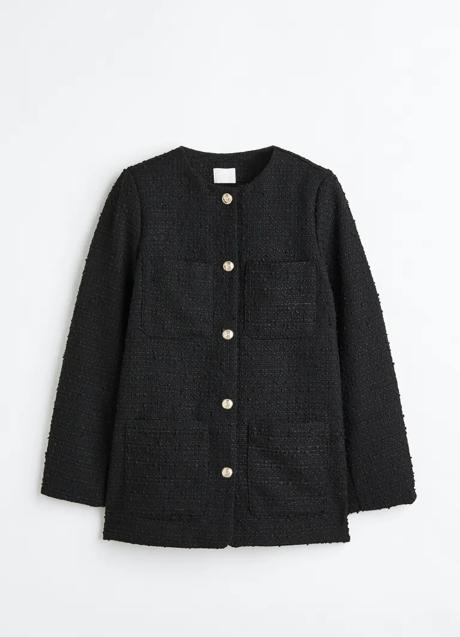 Chaqueta estilo tweed en color negro de H&M. Foto: H&M.