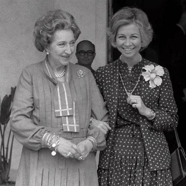La reina Sofía y su suegra, María de las Mercedes./