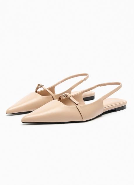 Bailarinas con hebilla de Zara (39,99 euros)