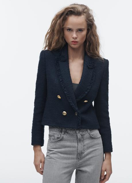 Chaqueta corta de Zara (49,99 euros)