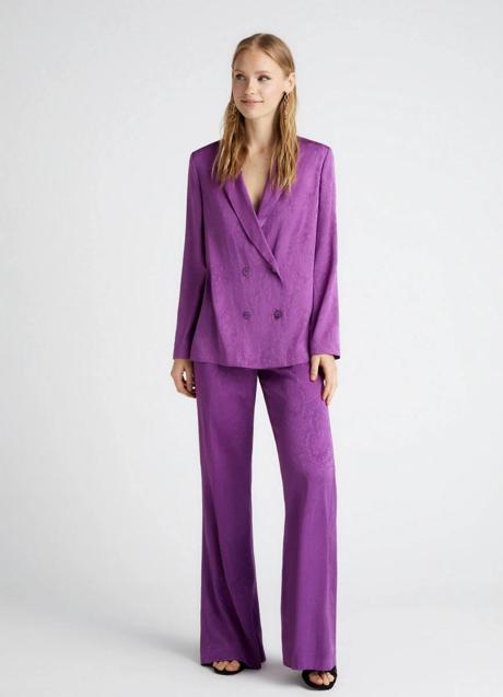 Traje morado jacquard