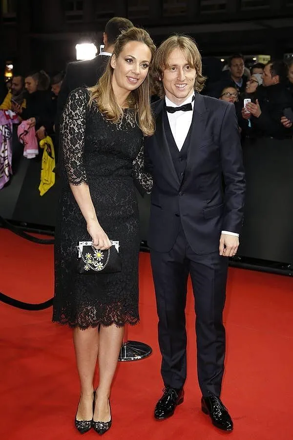 Luka Modric y su mujer, Vanja Bosnic, en la entrega del Balón de Oro 2016