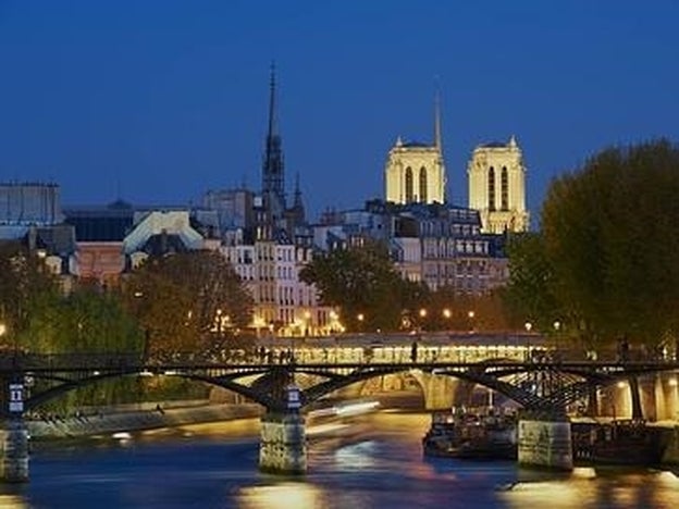 París siempre es una buena idea, como diría Audrey Hepburn. Y si es en San Valentín, mejor que mejor.