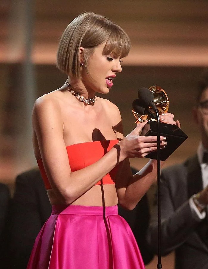 Premios Grammy 2016: Taylor Swift emocionada