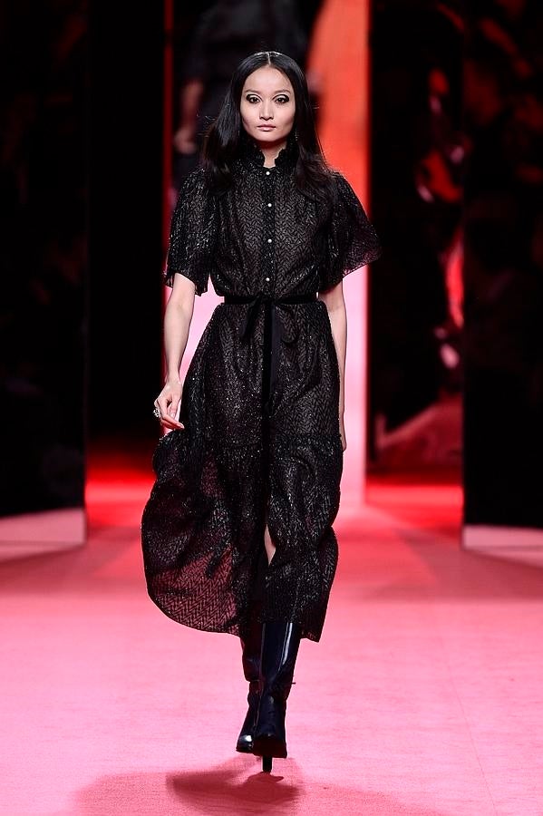 Juanjo Oliva en la MBFW de Madrid: vestido negro