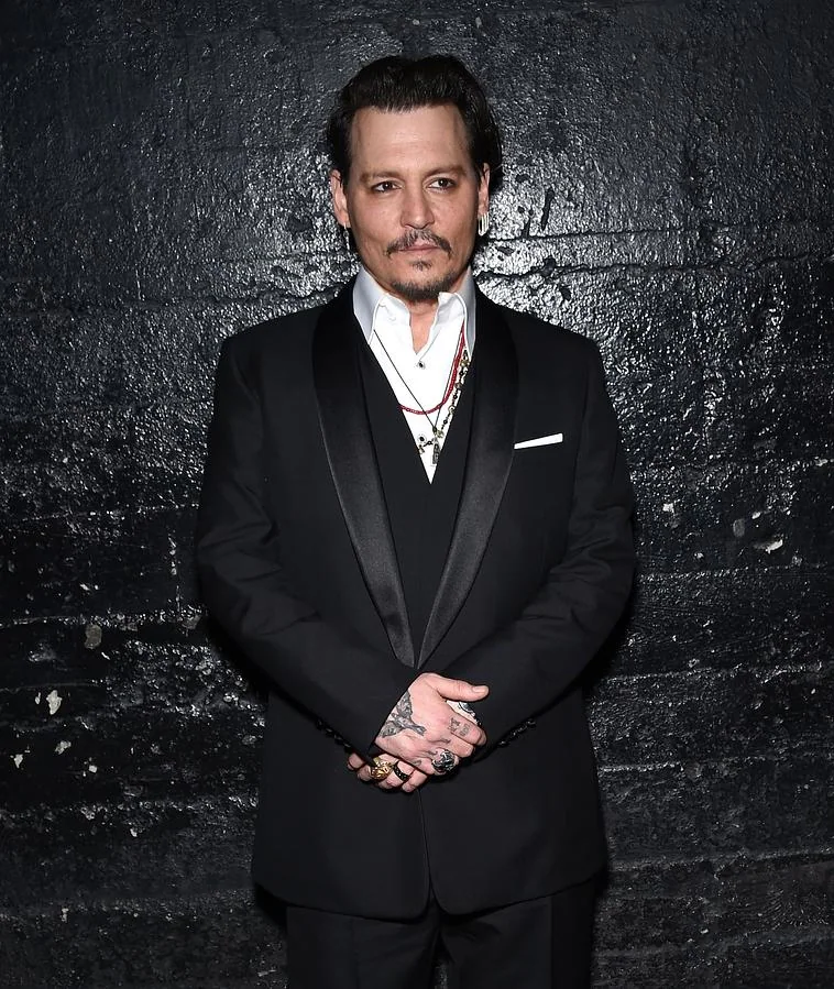 Johnny Depp en los Hollywood Beauty Awards 2016