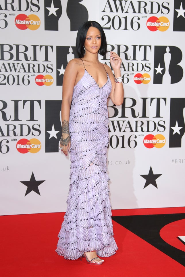 El look de Rihanna en los Brit Awards 2016