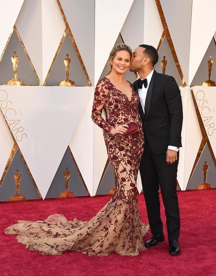 Parejas en la alfombra roja de los Oscar 2016: Chrissy Teigen y John Legend