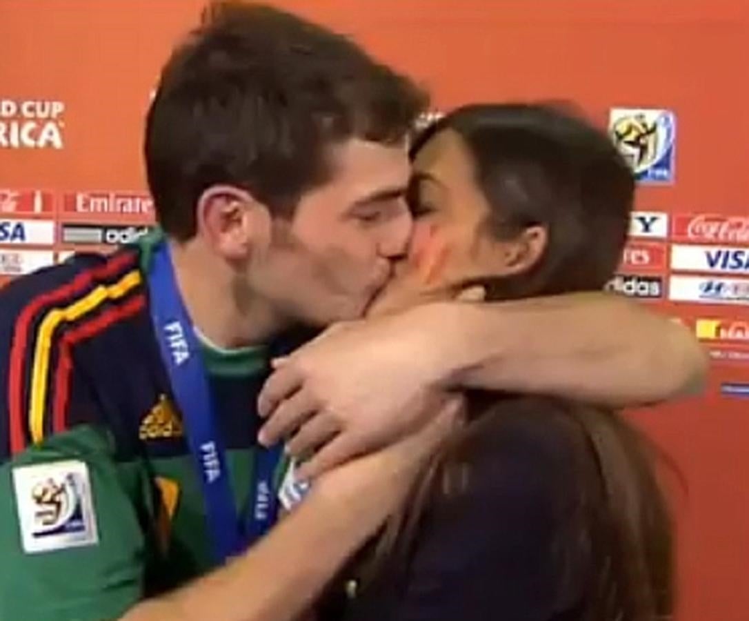 Iker Casillas y Sara Carbonero, el beso más famosos de la historia