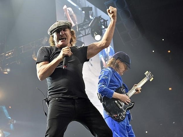 Brian Johnson en una de sus últimas actuaciones con AC/DC/