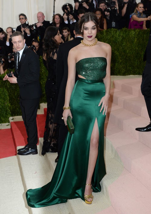 Hailee Steinfeld en la Gala del Met 2016