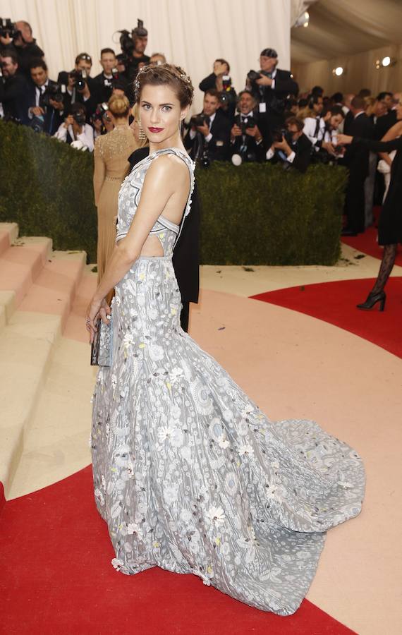 Allison Williams en la Gala del Met