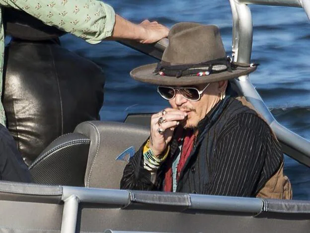 Johnny Depp en Estocolmo mientras siguen saliendo informaciones sobre su polémico divorcio de Amber Heard./cordon press.