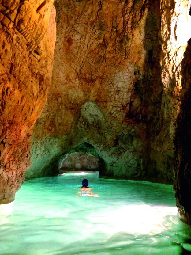 The cave bath, Hungría