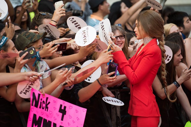 Gigi Hadid posa para el Instagram de sus fans en Toronto