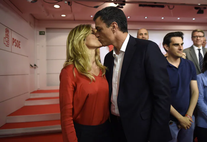 Fotos Los 8 Besos En Directo Más Famosos De España De Rajoy Y Viri