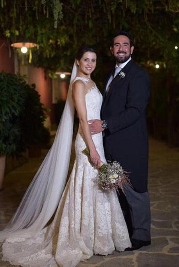 Inés Arrimadas compartió esta imagen junto a su ya marido, Xavier Cimas./instagram.