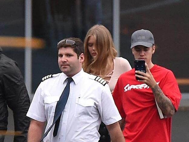 Justin Bieber termina su romance de verano con Sofia Ritchie y ya tiene sustituta