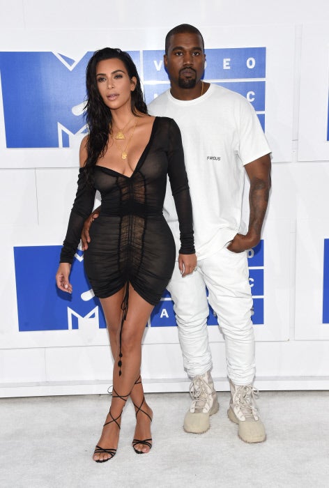 El look de Kim Kardashian y Kanye West en los MTV VMA 2016