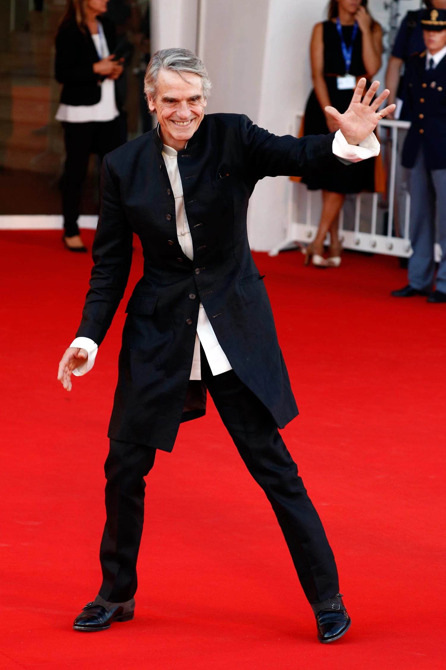 El look de Jeremy Irons en la primera alfombra roja de Venecia