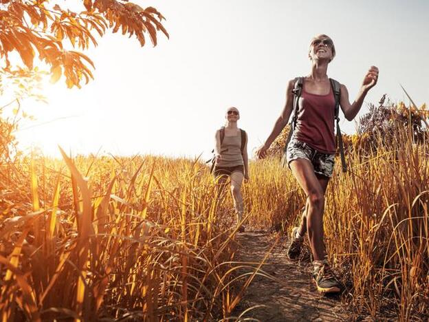 El senderismo es una actividad recomendada para mejorar nuestra salud cardiovascular/Fotolia