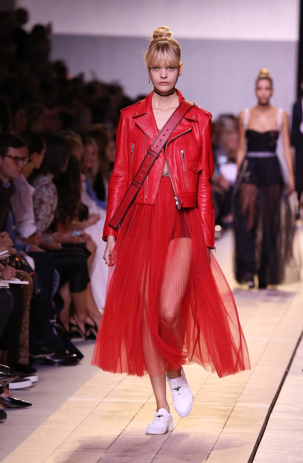 Look en rojo de Dior para la primavera-verano 2017