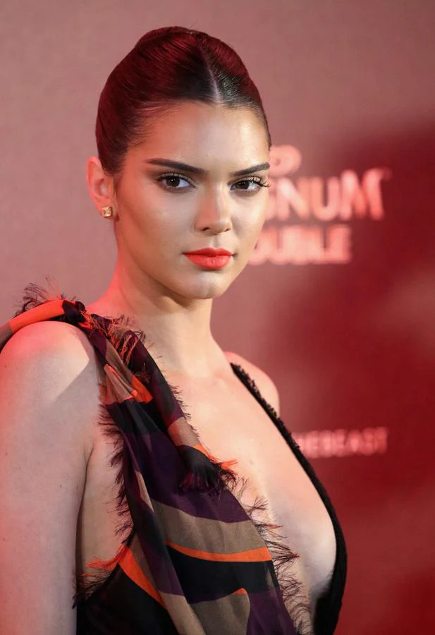Los mejores peinados de 2016: Kendall Jenner con moño de bailarina en Cannes
