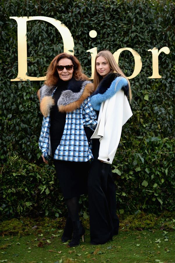 Famosas en el desfile de Christian Dior en París: Diane Von Furstemberg y su hija