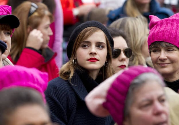 Emma Watson durante la marcha de las mujeres/gtres