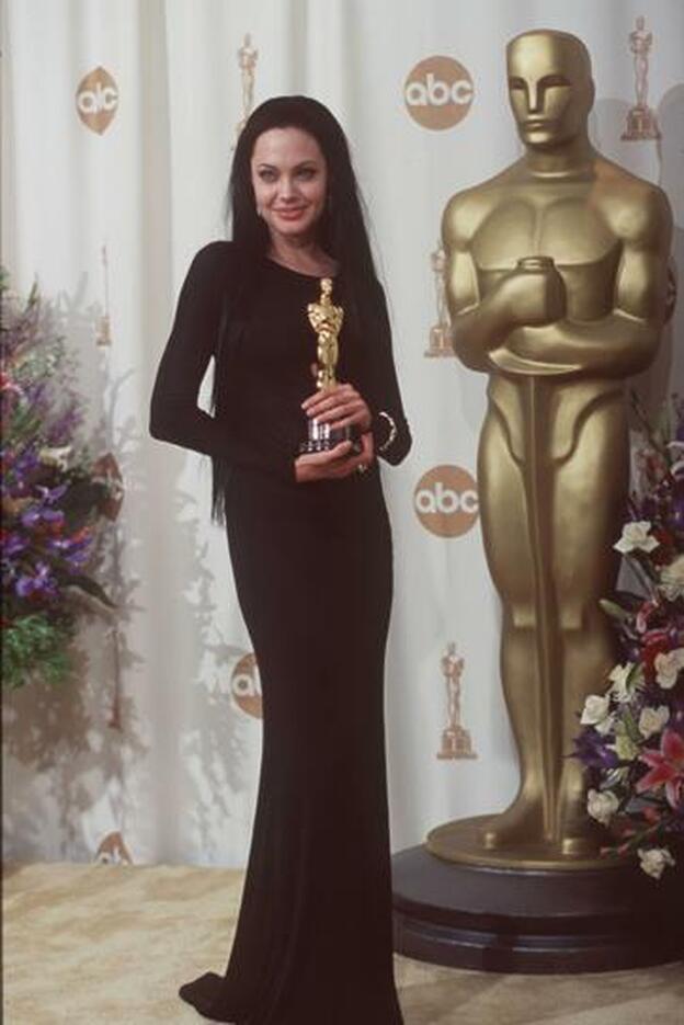 Angelina Jolie, de Versace en los Oscars del año 2000