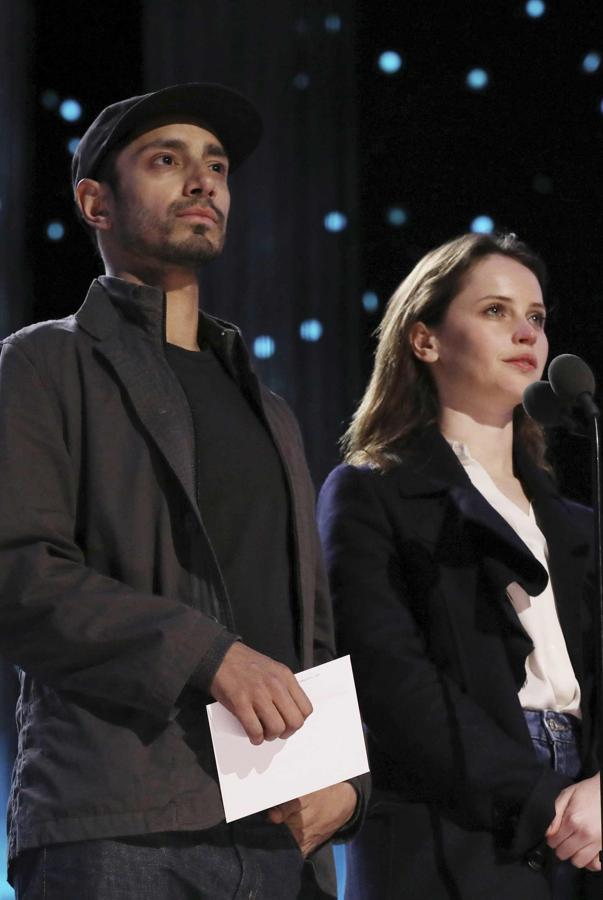 Ensayo de la gala de los Oscar 2017: Riz Ahmed y Felicity Jones