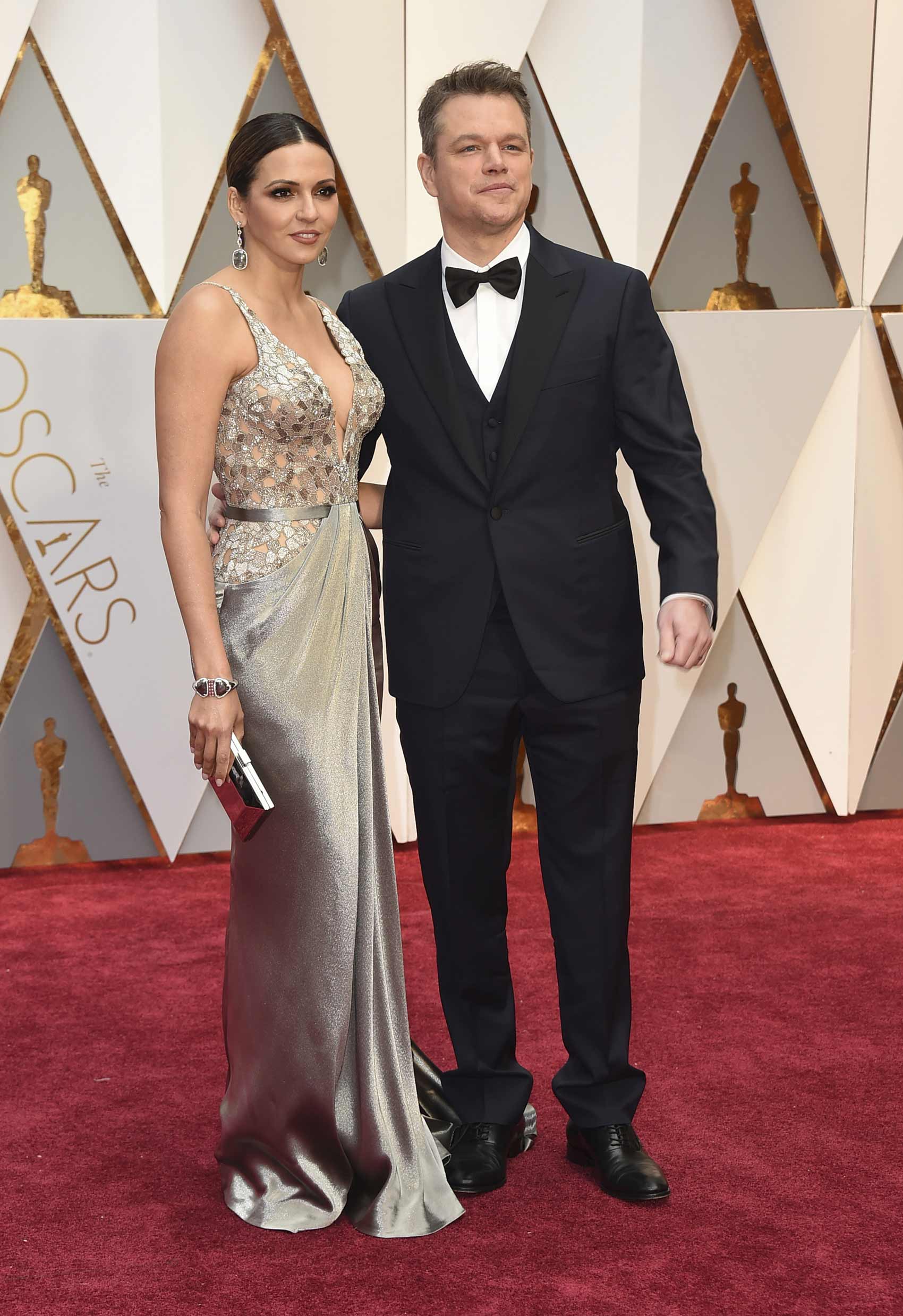 Las parejas en la alfombra roja de los Oscars 2017: Matt Damon y Luciana Barroso