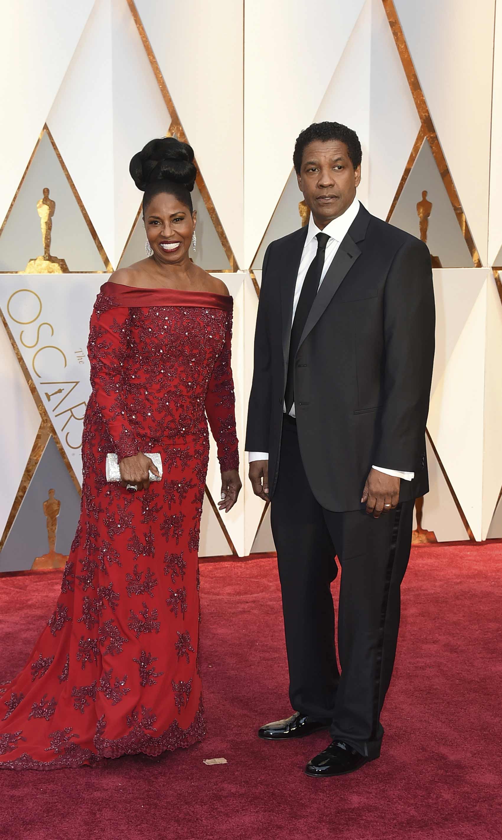 Las parejas en la alfombra roja de los Oscars 2017: Denzel y Pauletta Washington