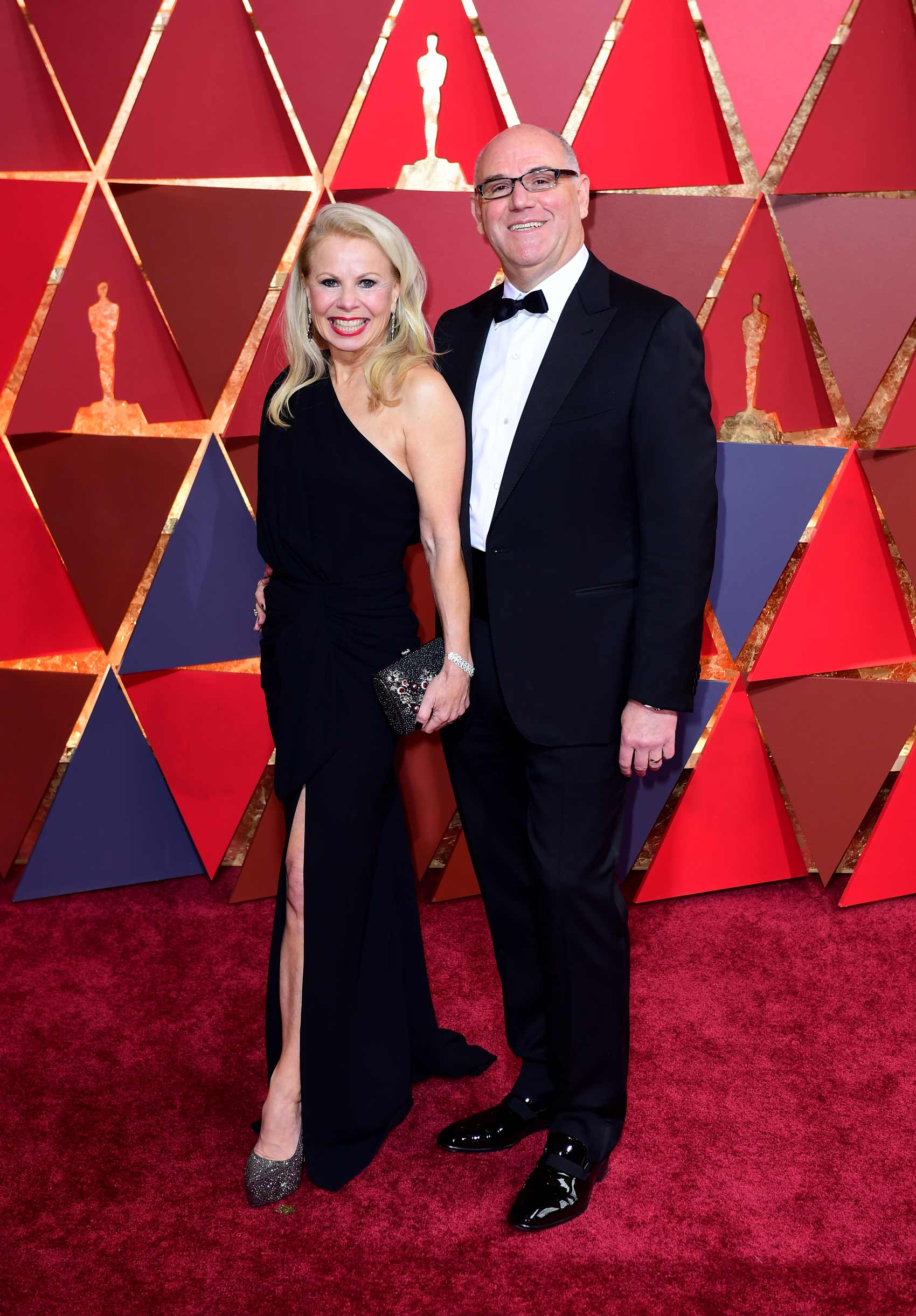 Las parejas en la alfombra roja de los Oscars 2017: Howard Barish