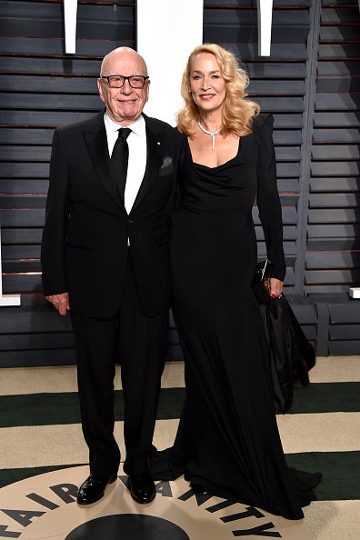 Los looks de las famosas en las fiestas de los Oscars 2017: Rupert Murdoch y Jerry Hall