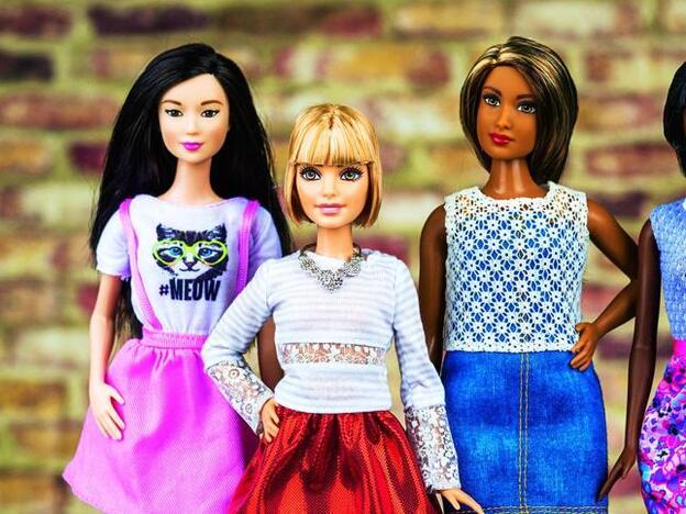 Los intentos de Barbie por representar una imagen diversa no son suficientes: las niñas negras aún prefieren a las Barbies blancas.